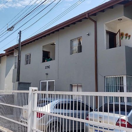 Apartamento Ubatuba - Praia Grande - 200M Da Praia Buitenkant foto